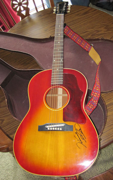 Gibson B 25 Sunburst Guitar